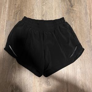 Size 6 4 inch Lulu shorts